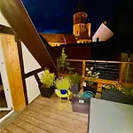 Appartement Joli 2 Pièces, Avec Climatisation Et Grande Terrasse, Vue Sur Les Toits, Zone Piétonne *