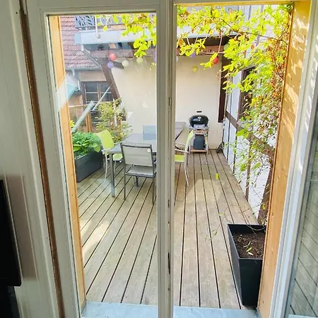 Joli 2 Pieces, Avec Climatisation Et Grande Terrasse, Vue Sur Les Toits, Zone Pietonne アパート