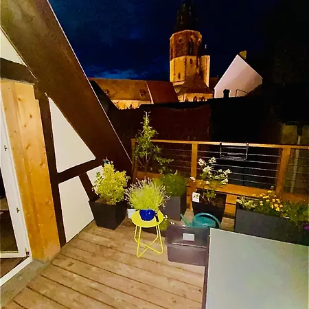 Lejlighed Joli 2 Pieces, Avec Climatisation Et Grande Terrasse, Vue Sur Les Toits, Zone Pietonne *