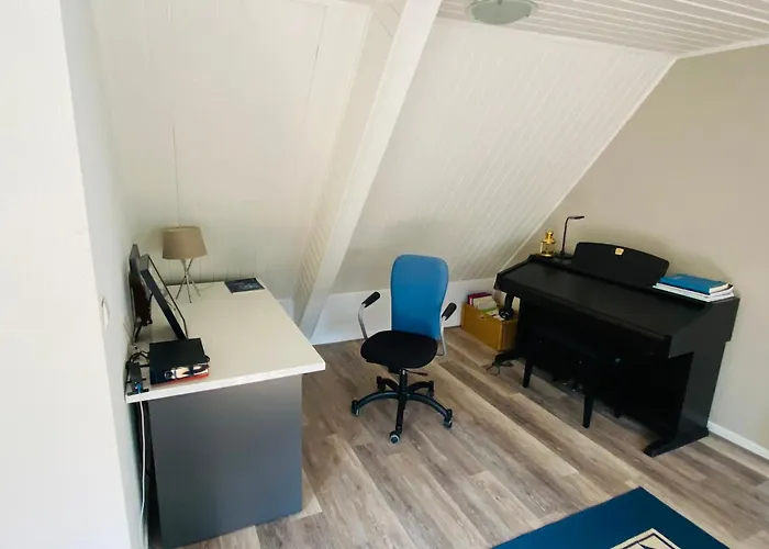 Appartement Joli 2 Pièces, Avec Climatisation Et Grande Terrasse, Vue Sur Les Toits, Zone Piétonne *